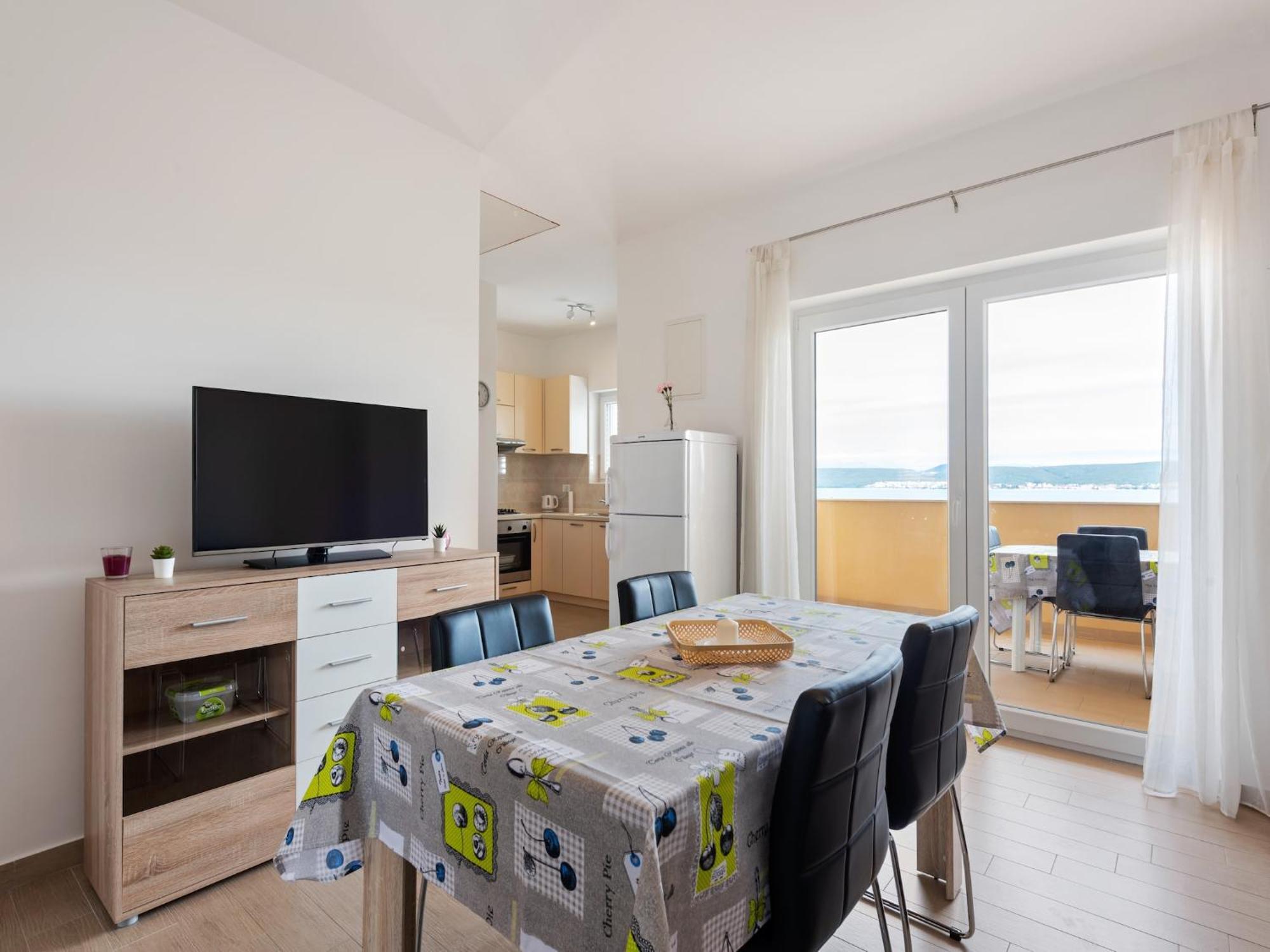 Simplistic In Near Sea Apartment